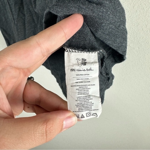 Travis Mathew Gray Golf Club Golfing Short Sleeve Pima Cotton Tee Shirt Medium - Picture 5 of 5